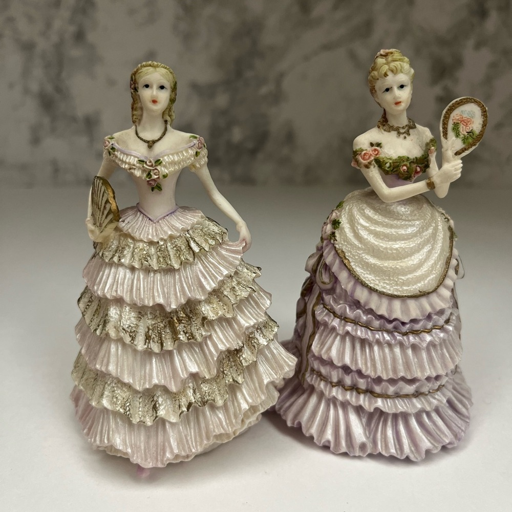 Vintage Style Resin Lady Figurines, Decorative Collectibles,4.5”